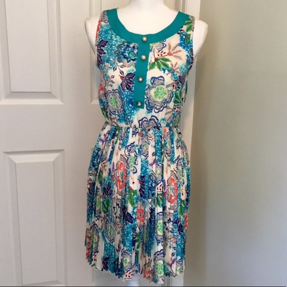 EVERLY Floral Sleeveless Pleated Dress